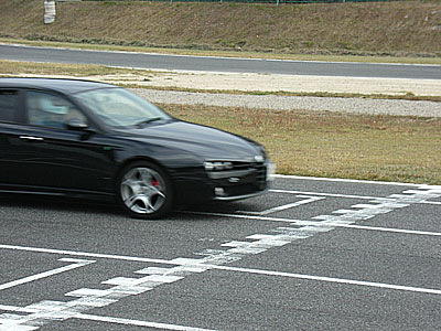 KUROサマ、運転している姿がみえます。 初走行、どんな気持ちなんでしょう。